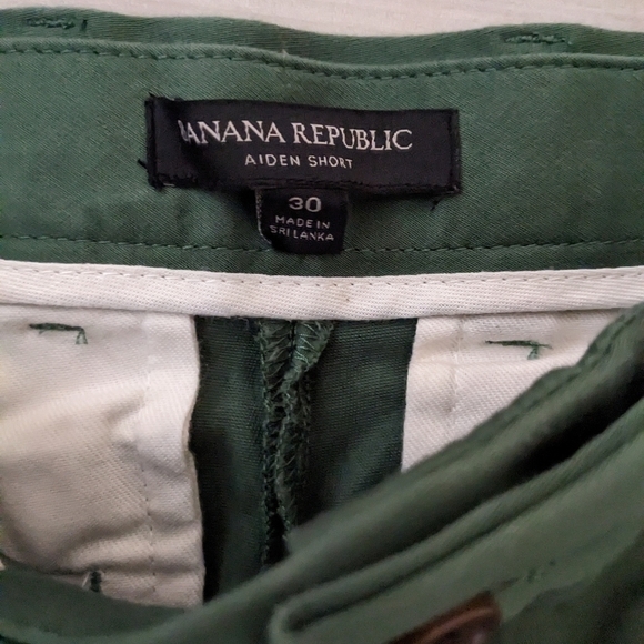 Banana Republic Aiden Shorts - Picture 3 of 3
